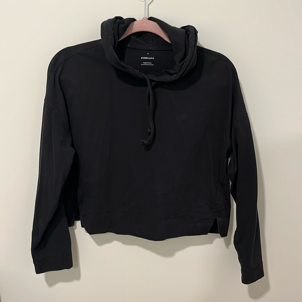Everlane black cropped hoodie. Size small